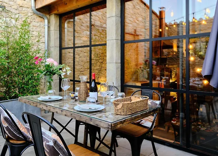 GITE de L'ATELIER LOFT INDUSTRIEL CLIMATISE PISCINE INTERIEURE PRIVEE TERRASSE Сasa de vacaciones *